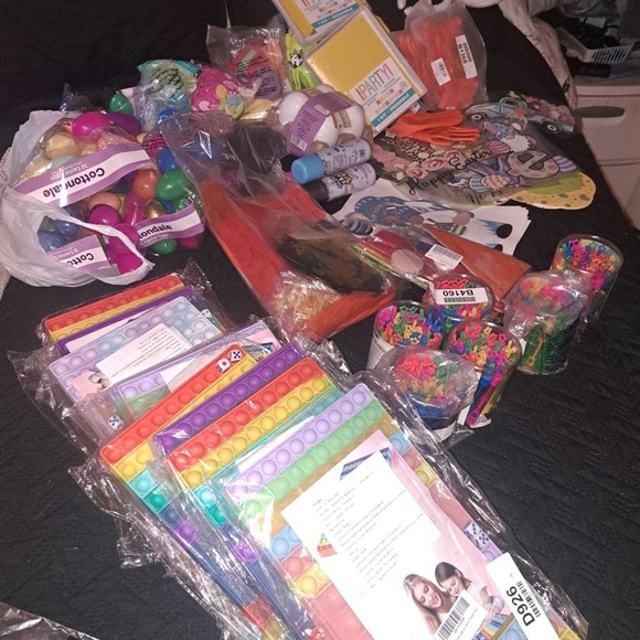 EASTER FUN LOT! Keep them Busy! Pinwheels-Poms-Iron On's-Window decor all new! - Picture 2 of 14